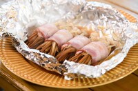 雪割茸のベーコン巻き (c)日本テレビ