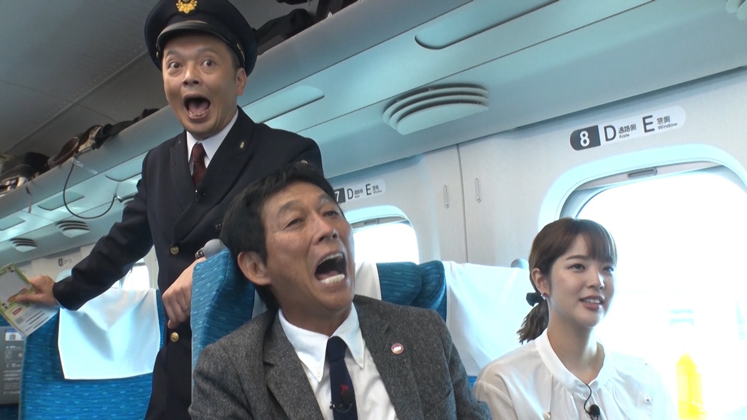 （左から）中川家・礼二、明石家さんま、久代萌美アナ。(c)フジテレビ