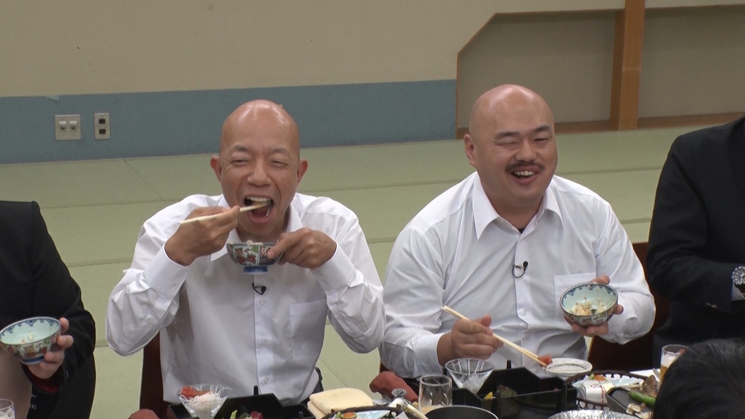 （左から）バイきんぐ小峠、安田大サーカス・クロちゃん。(c)フジテレビ