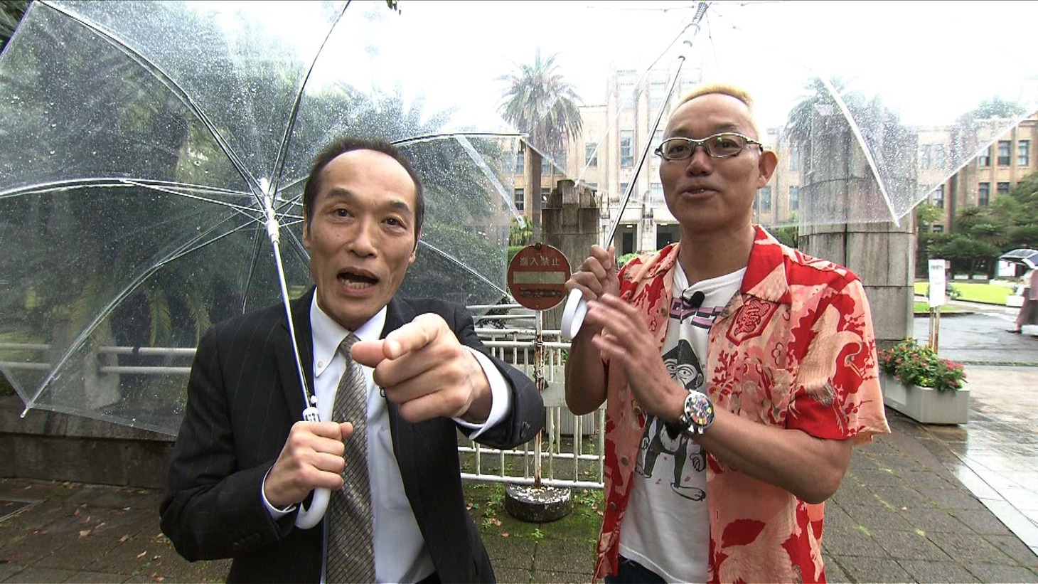 （左から）東国原英夫、大森うたえもん。(c)ABCテレビ