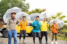 左からペナルティ・ヒデ、キングコング西野、おぎやはぎ、ゆきぽよ。(c)メ～テレ