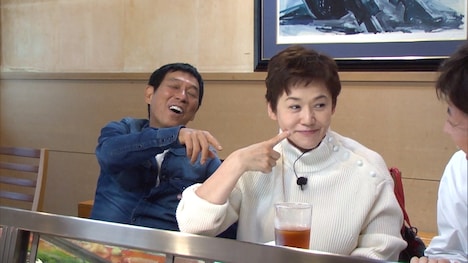 左から明石家さんま、大竹しのぶ。(c)日本テレビ