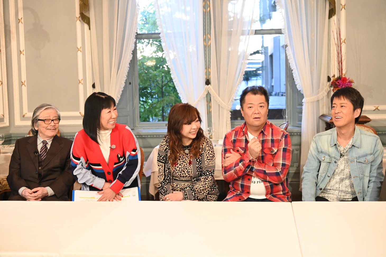 （左から）筒井康隆、ハイヒール、ブラックマヨネーズ。(c)ABCテレビ