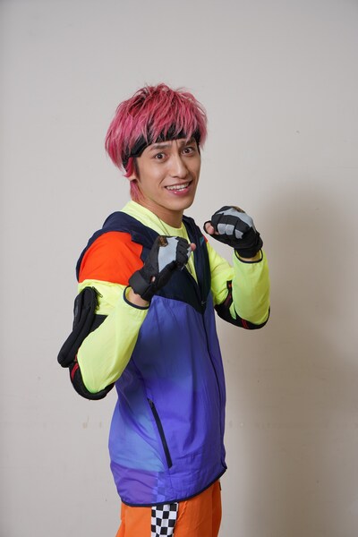 「逃走中15周年記念！50周年のサザエさんとコラボSP」に出演するEXIT兼近。(c)フジテレビ