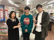 左から海原やすよ、トット。(c)テレビ大阪