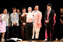 ななまがり森下による「乳首が隠せない男」。