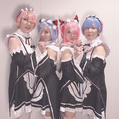 コスプレした阿佐ヶ谷姉妹（両サイド）。(c)日本テレビ