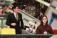 （左から）アンタッチャブル柴田、新木優子。(c)フジテレビ