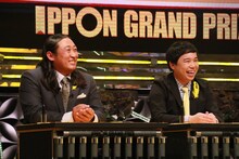 （左から）ロバート秋山、霜降り明星せいや。(c)フジテレビ