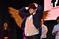 カツラをずらして「どうも米津玄師です」と登場する、だーりんず・松本りんす。