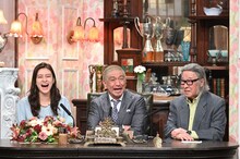 「探偵！ナイトスクープ」に出演する松本人志（中央）、キダ・タロー（右）、増田沙織アナ（左）。(c)ABCテレビ