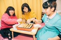 「たこパで座談会」の様子。