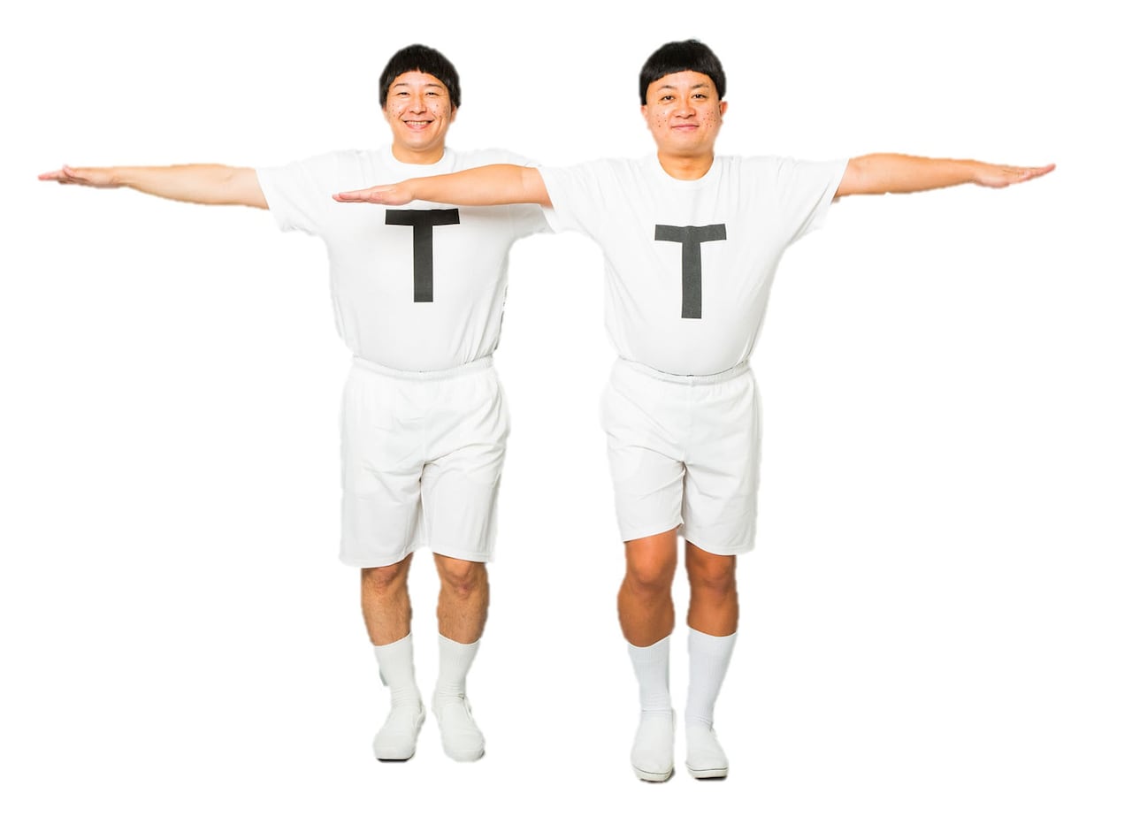 TT兄弟に扮するチョコレートプラネット。 - TT兄弟のTTポーズが流行