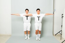 TT兄弟に扮するチョコレートプラネット。