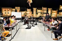 「有田ジェネレーション」で展開される「芸人改名サミット」の様子。(c)TBS