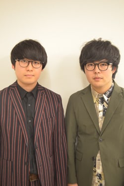 シャララ。左から栗原ヤスユキ、高橋鉄太郎。