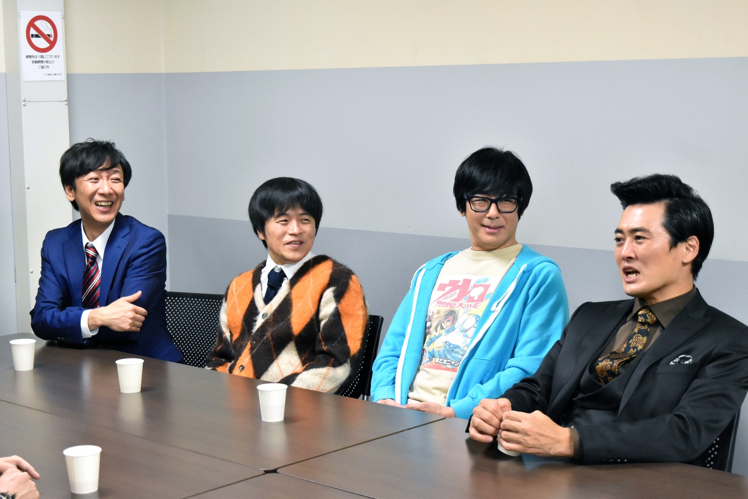 左から東京03飯塚、バカリズム、東京03豊本、劇団ひとり。