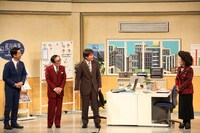 平川幸男が参加した吉本新喜劇の様子。