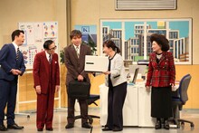 平川幸男が参加した吉本新喜劇の様子。