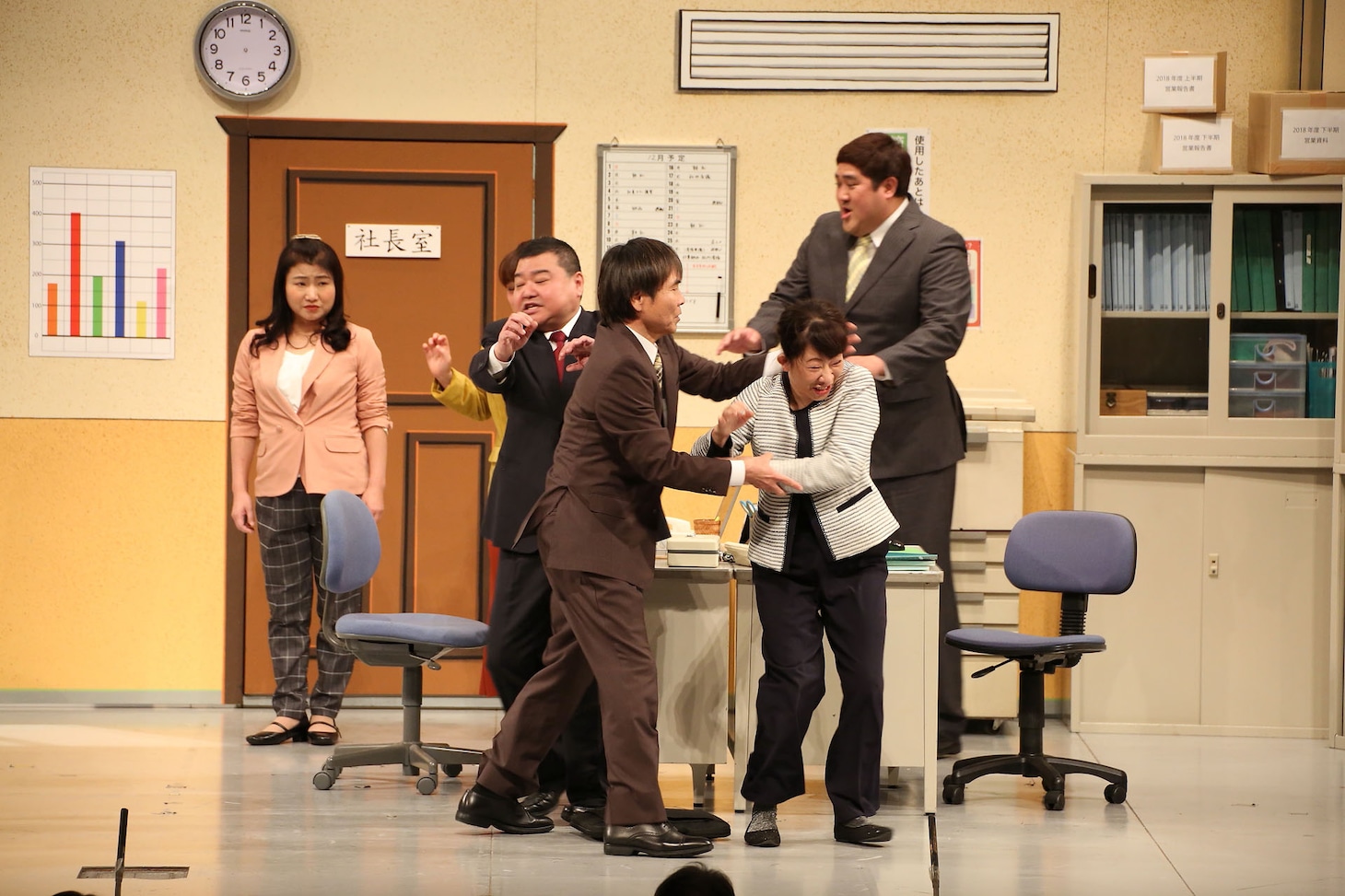 佐藤武志が参加した吉本新喜劇の様子。