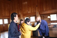 「霜降り明星のあてみなげ」より。(c)静岡朝日テレビ