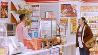 Indeedの新CM「コンビニ」編（笑い飯バージョン）より。
