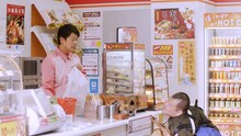 Indeedの新CM「コンビニ」編（野性爆弾バージョン）より。