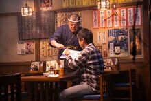 CM撮影中の野性爆弾。