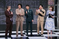 千鳥らと話すトータルテンボス。