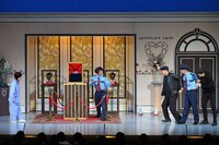 「すち子の、ティアラを奪え！」のワンシーン。