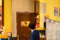 主人公の親指を演じる決心をつけた升野。