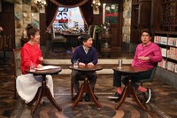 （左から）海老原優香アナ、爆笑問題・田中、石橋貴明。(c)フジテレビ