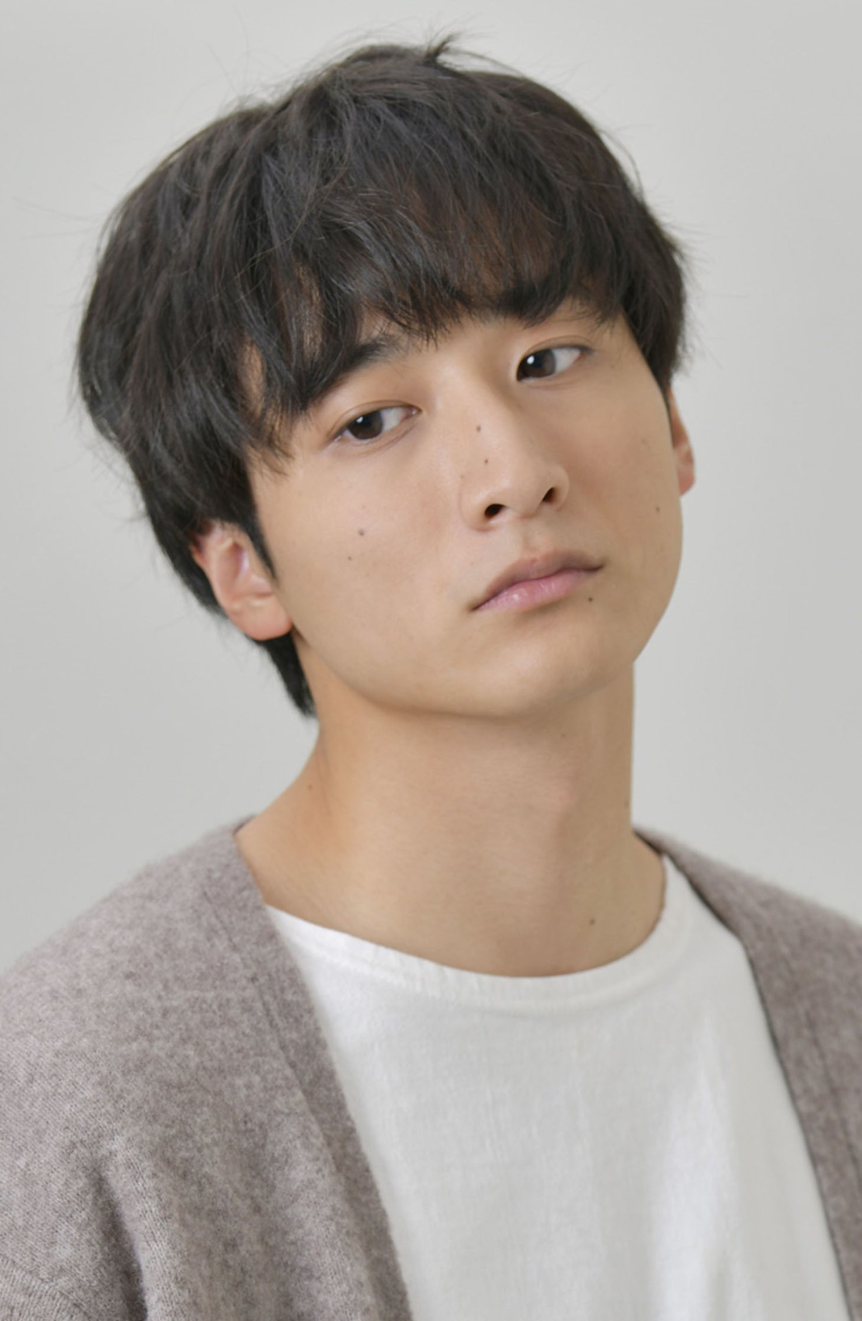 魔性のイケメン・松田健を演じる小関裕太。