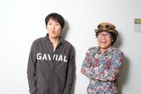 千原ジュニア(左)と倉本美津留(右)。