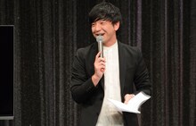 MCを務めたパンサー向井。