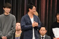 優勝して喜ぶ天竺鼠・瀬下。