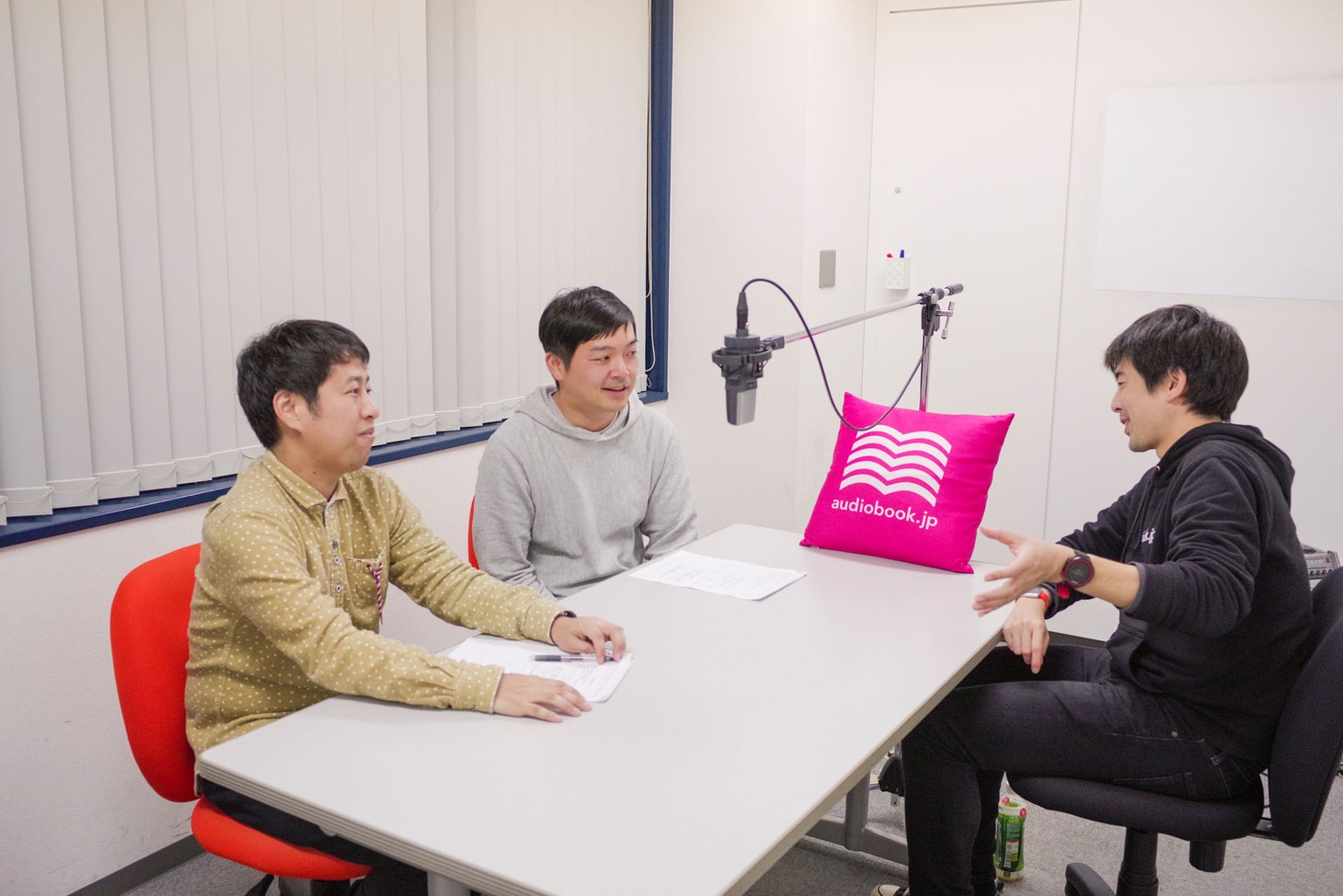 ウエストランドとオトバンク社長・久保田裕也氏（右）。