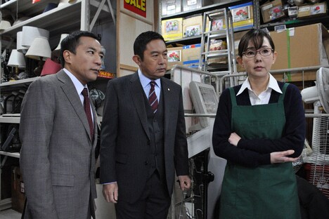 （左から）ナイツ塙、内藤剛志、とよた真帆。