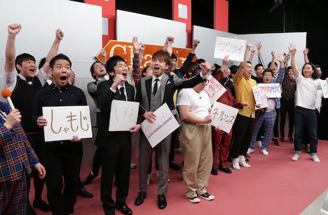 グランドチャンピオン大会に出場する芸人たち。