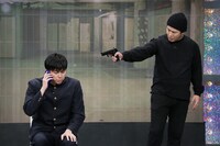 決勝で誘拐が題材のコントを披露するラフレクラン。