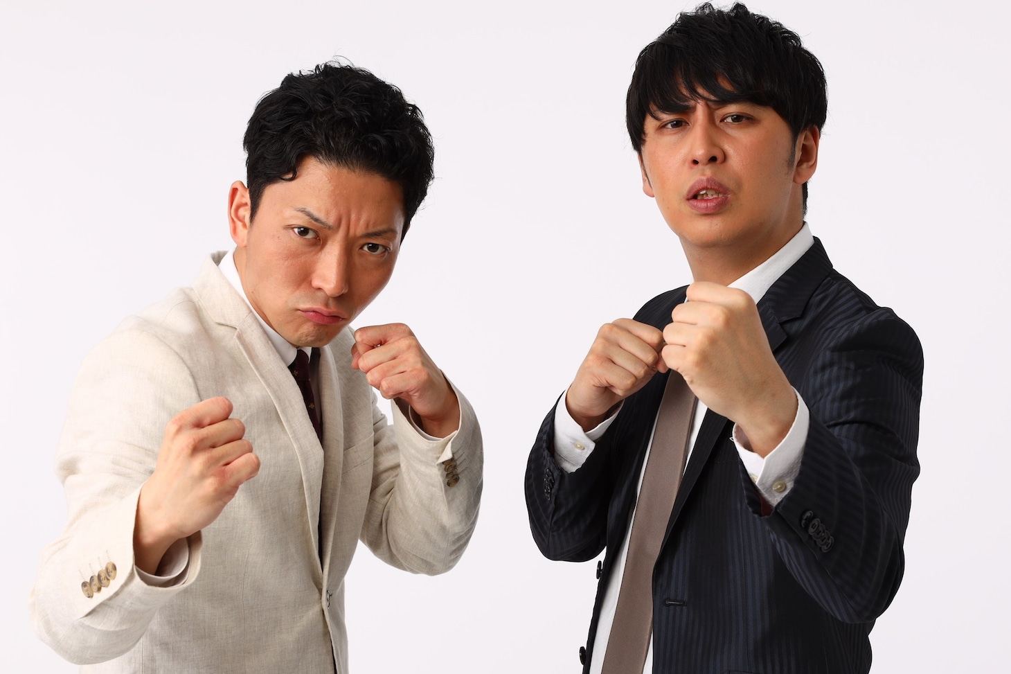 ニューヨーク。左から、嶋佐、屋敷。