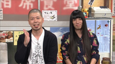 「千鳥の野球チームを作ろう!」コーナーに出演する金属バット。(c)ABCテレビ