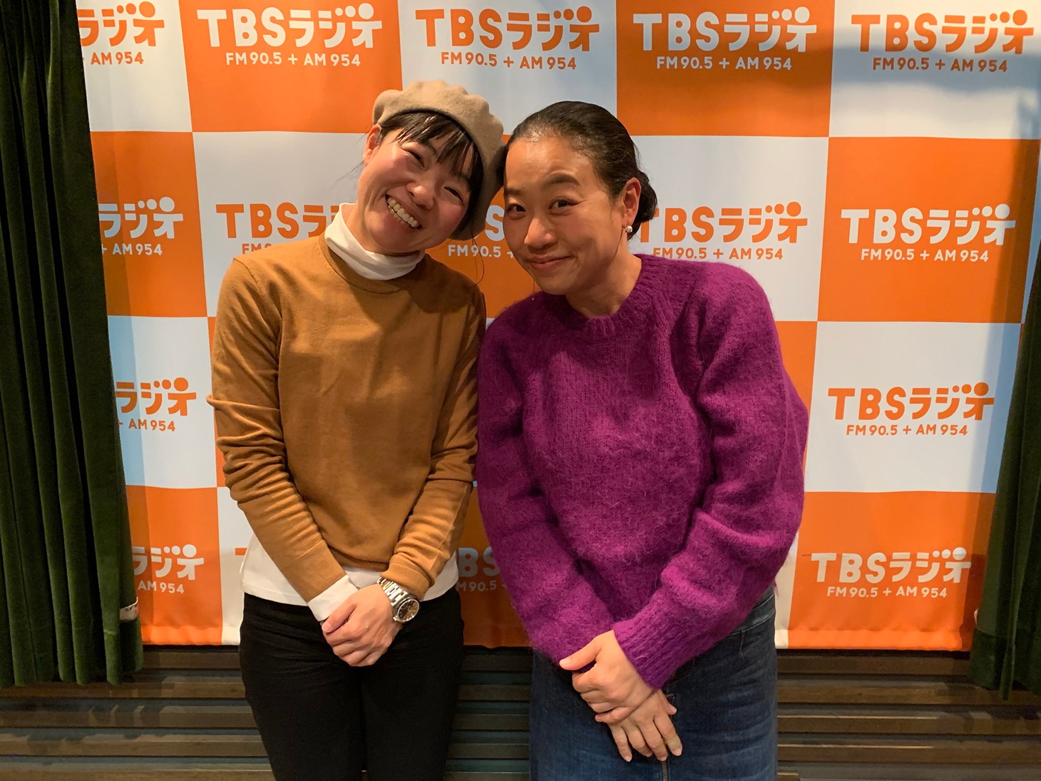 「イモトアヤコのすっぴんしゃん」に出演する（左から）イモトアヤコ、いとうあさこ。(c)TBSラジオ