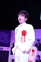 「家賃払ろたろか？」と決めゼリフを言い放つアインシュタイン河井。