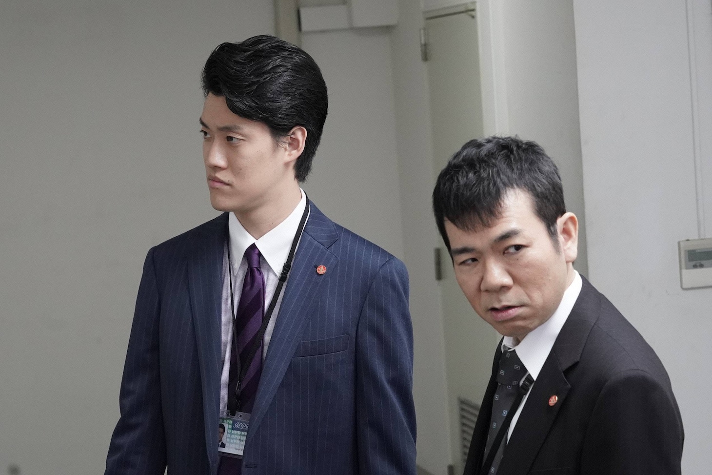 （左から）粗品とマギー。(c)フジテレビ