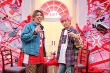 「EXI怒」MCのEXIT。(c)テレビ朝日