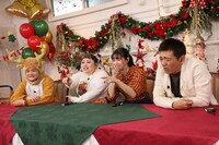 （左から）千鳥ノブ、渡辺直美、新川優愛、博多華丸。(c)テレビ朝日