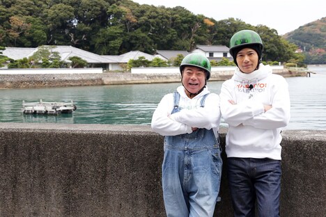 出川哲朗(左)と稲垣吾郎(右)。