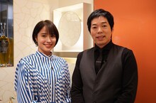 「アナザースカイII」司会の広瀬アリス、今田耕司（左から）。