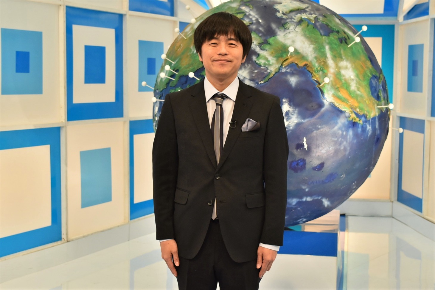 「ン年に1度！超貴重な瞬間！ありがタイミング」に出演するバカリズム。